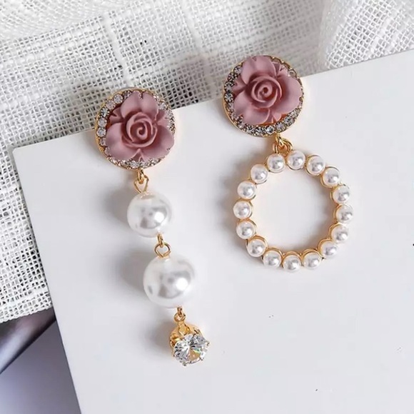 Tendzi Trends Jewelry - 3️⃣@$30 Flower Pearl Rhinestones Stud Earrings